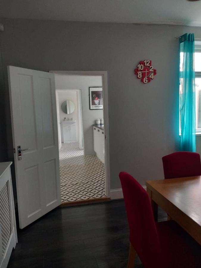 Pearson House - Huku Kwetu 3 Bedroom End Of Terrance House - Family And Business Group Self Catering Accommodation -Huku Kwetu Nottingham Exterior foto