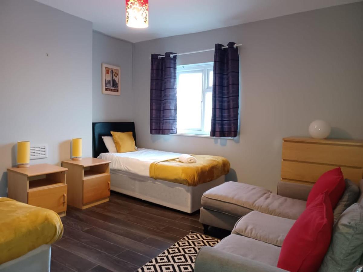 Pearson House - Huku Kwetu 3 Bedroom End Of Terrance House - Family And Business Group Self Catering Accommodation -Huku Kwetu Nottingham Exterior foto